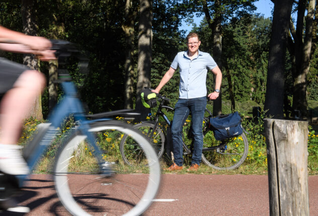 Fietser op fietspad