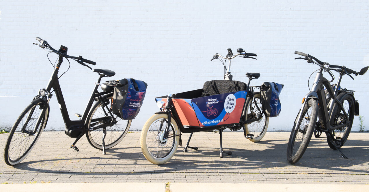 Drie fietsen op een rij
