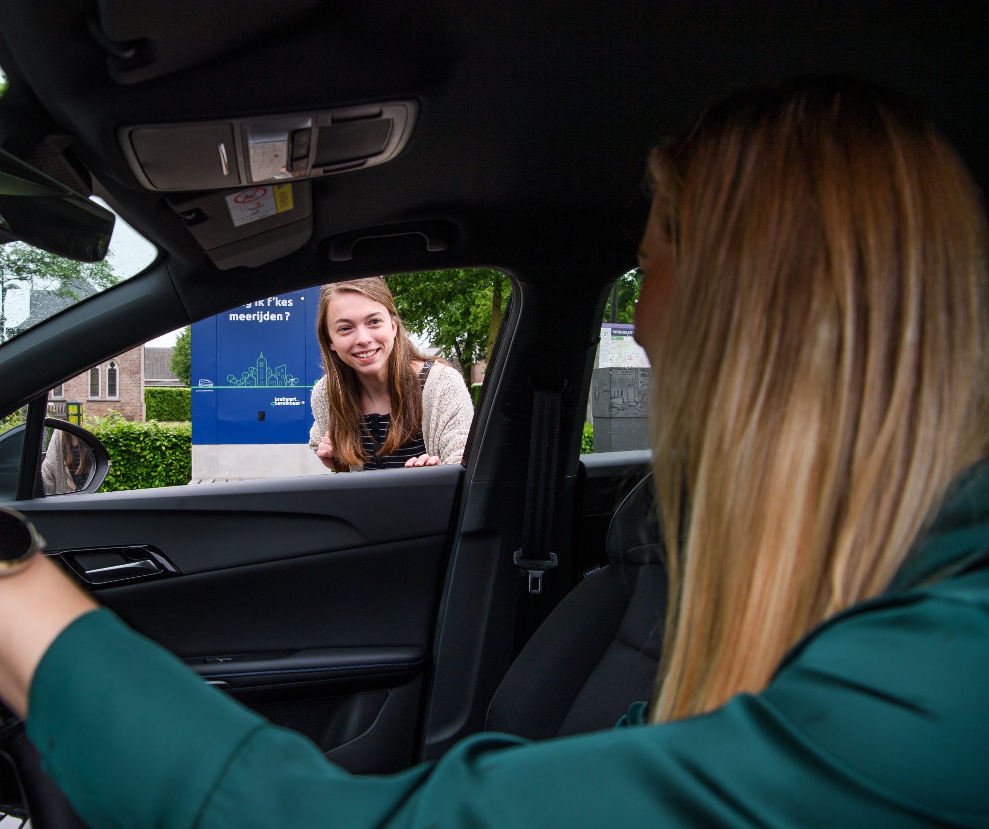 Samenrijden en liften als slimme mobiliteitsoplossing in de Brainportregio.