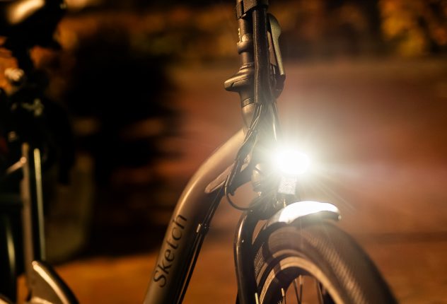 Fietslicht in het donker staat aan - Brainportregio