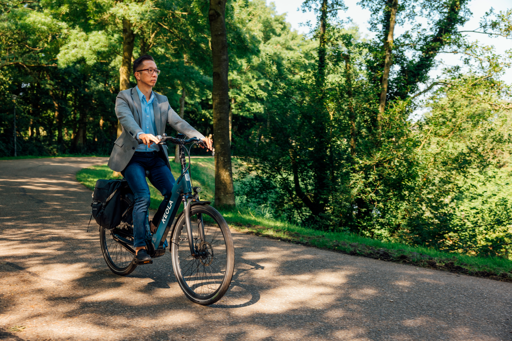 Man fietst door de Brainportregio - Brainport Bereikbaar